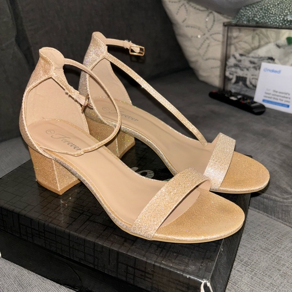 Champagne glitter 2” block heels women’s size 7 - Picture 6 of 7